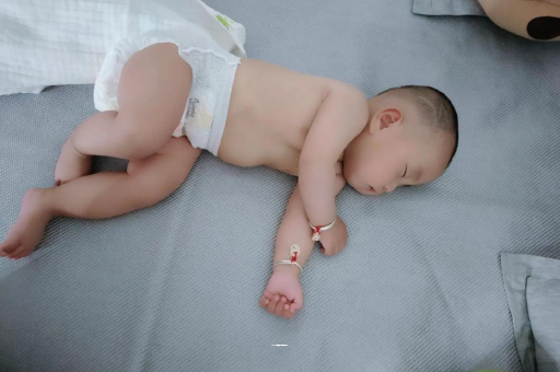 吉安宝宝积食发烧怎么处理